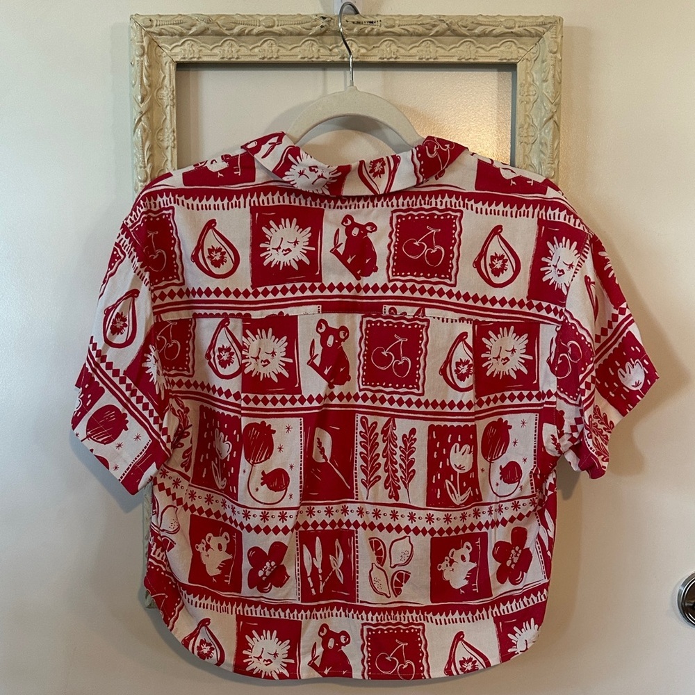 KUWALLA | Hawaiian Red and White Patterned Women's Short Sleeve Crop Knot Top - Picture 8 of 11